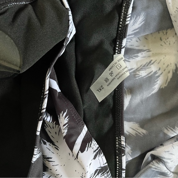 Black and White Palm Print Tankini - Picture 5 of 5